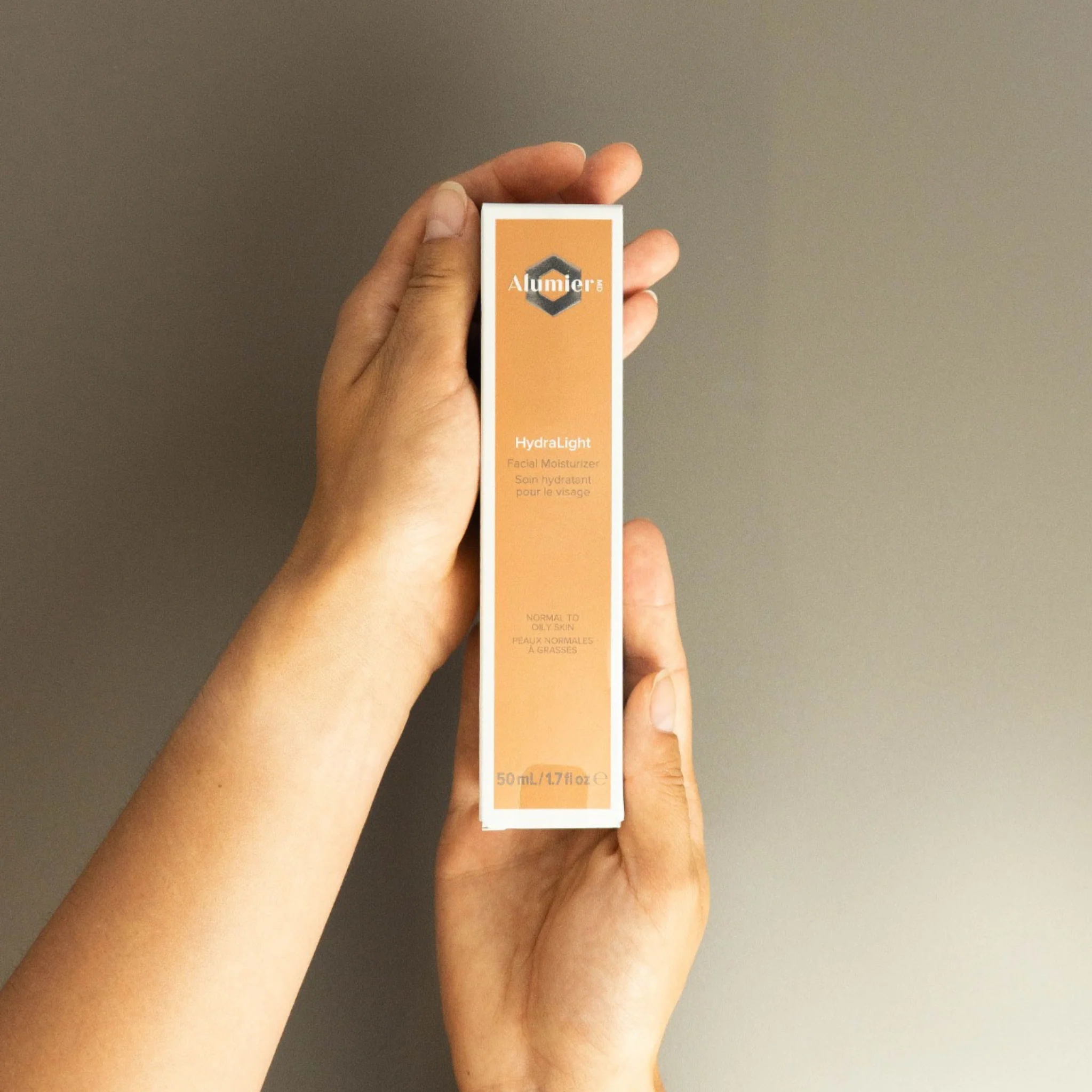 Alumier MD | HydraLight Moisturiser (50ml) - Image 3