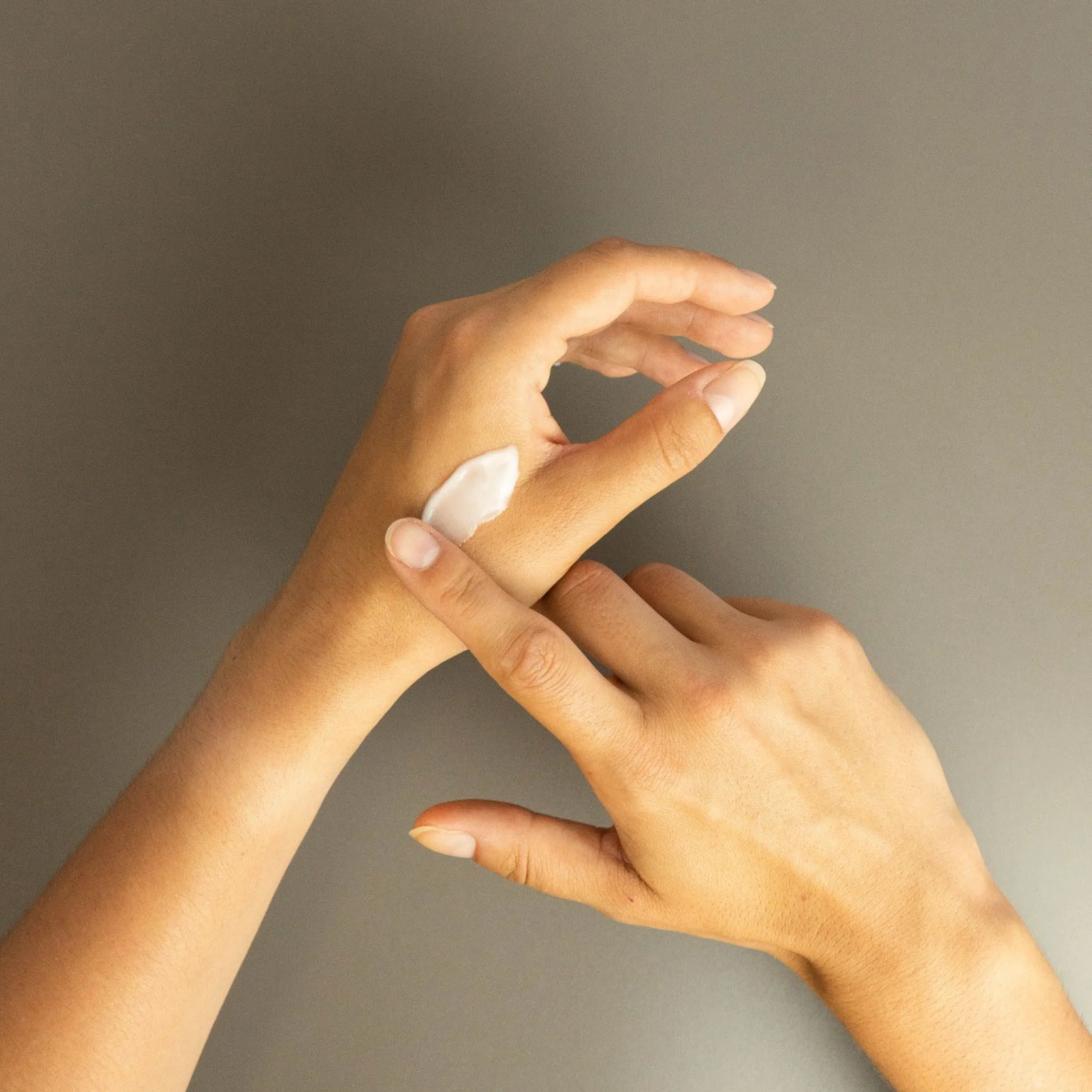Alumier MD | HydraLight Moisturiser (50ml) - Image 5