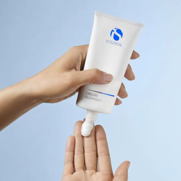 iS Clinical | Cream Cleanser (120ml) - Image 3