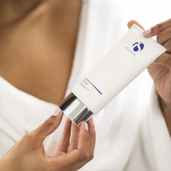 iS Clinical | Cream Cleanser (120ml) - Image 4