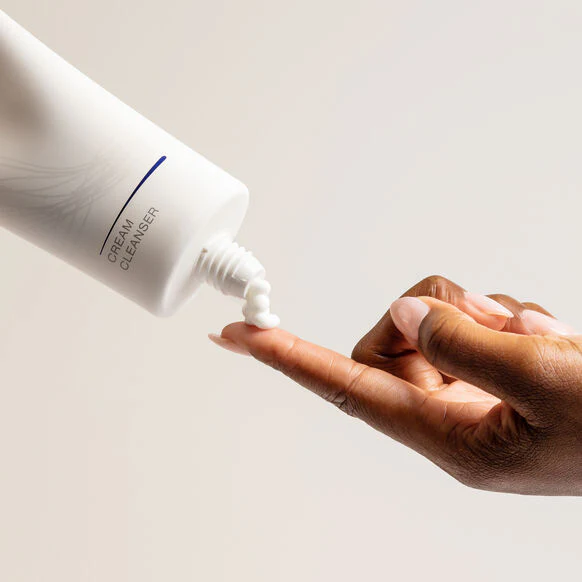 iS Clinical | Cream Cleanser (120ml) - Image 6