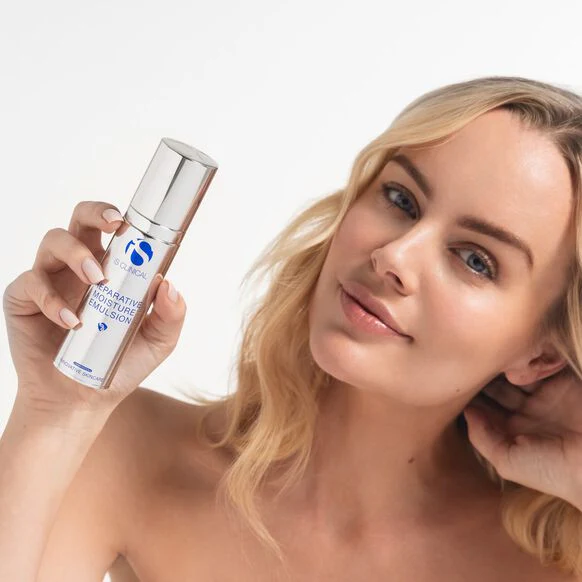 iS Clinical | Reparative Moisture Emulsion - Image 4