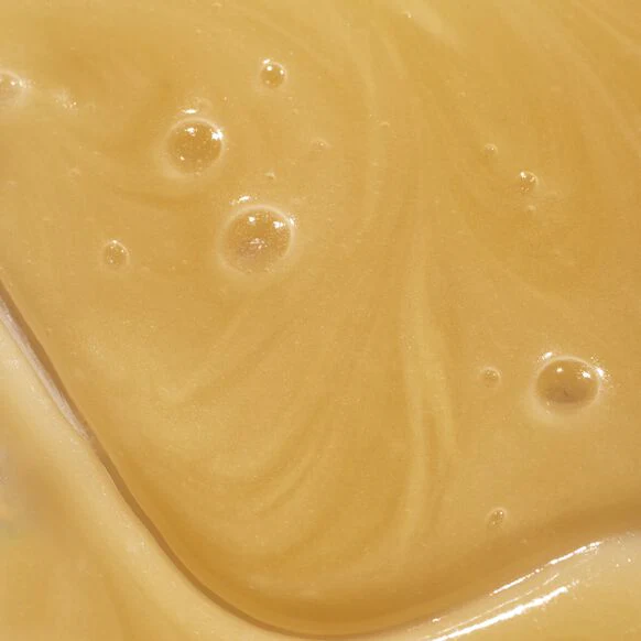 iS Clinical | Warming Honey Cleanser (120ml) - Image 3